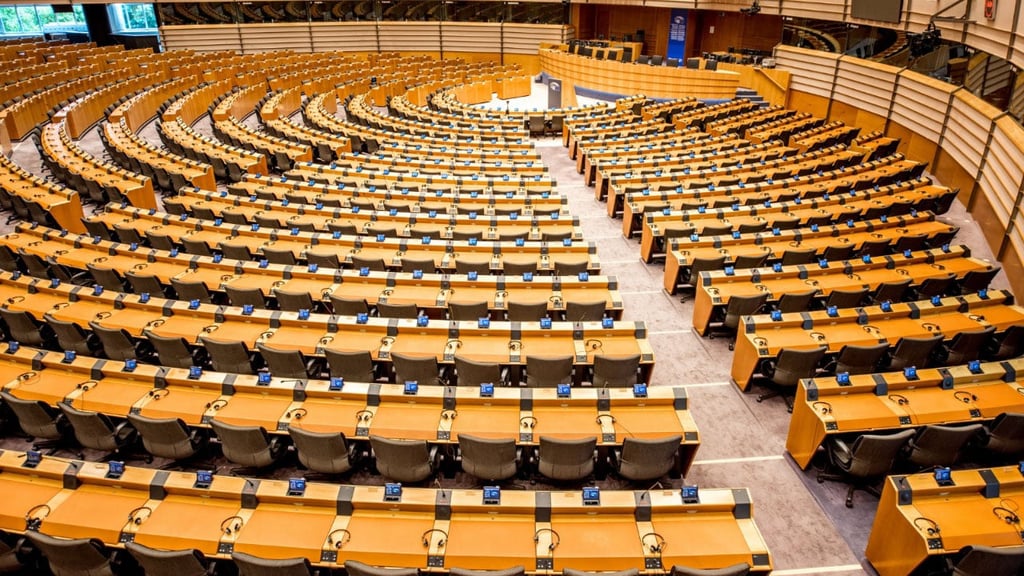 L'UER réagit au paquet«  Défense de la démocratie »