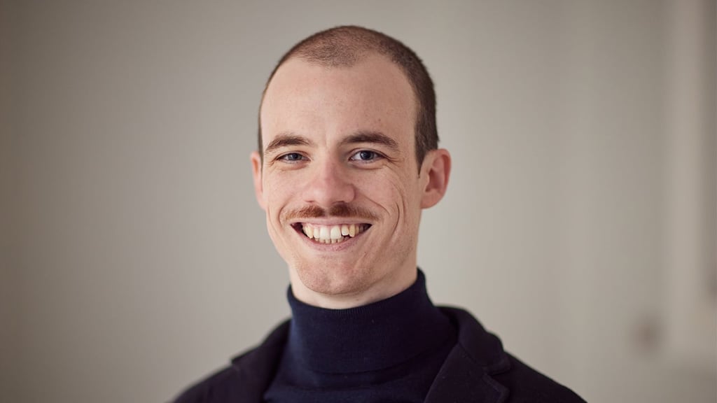 Image is a portrait head and shoulders shot of Felix M Simon, Contributing Author to the 2024 EBU News Report