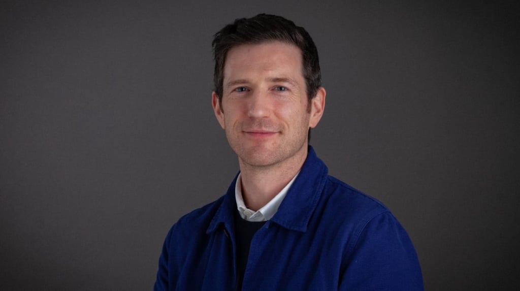 Ceci est une photo de Peter Archer, directeur du programme d'IA générative à la BBC