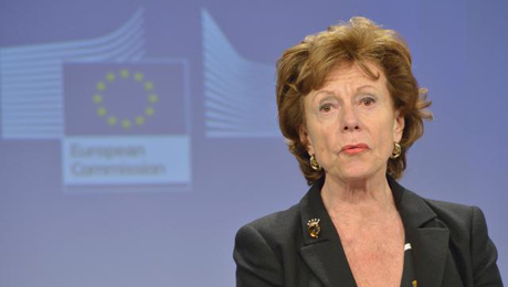 EC Green Paper on audiovisual convergence facilitates 'essential debate'